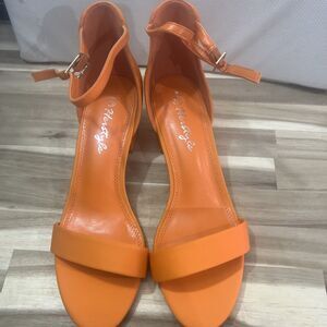 Aachcol Orange Patent Leather Kitten Heel Sandals. New. Size 7.5 M